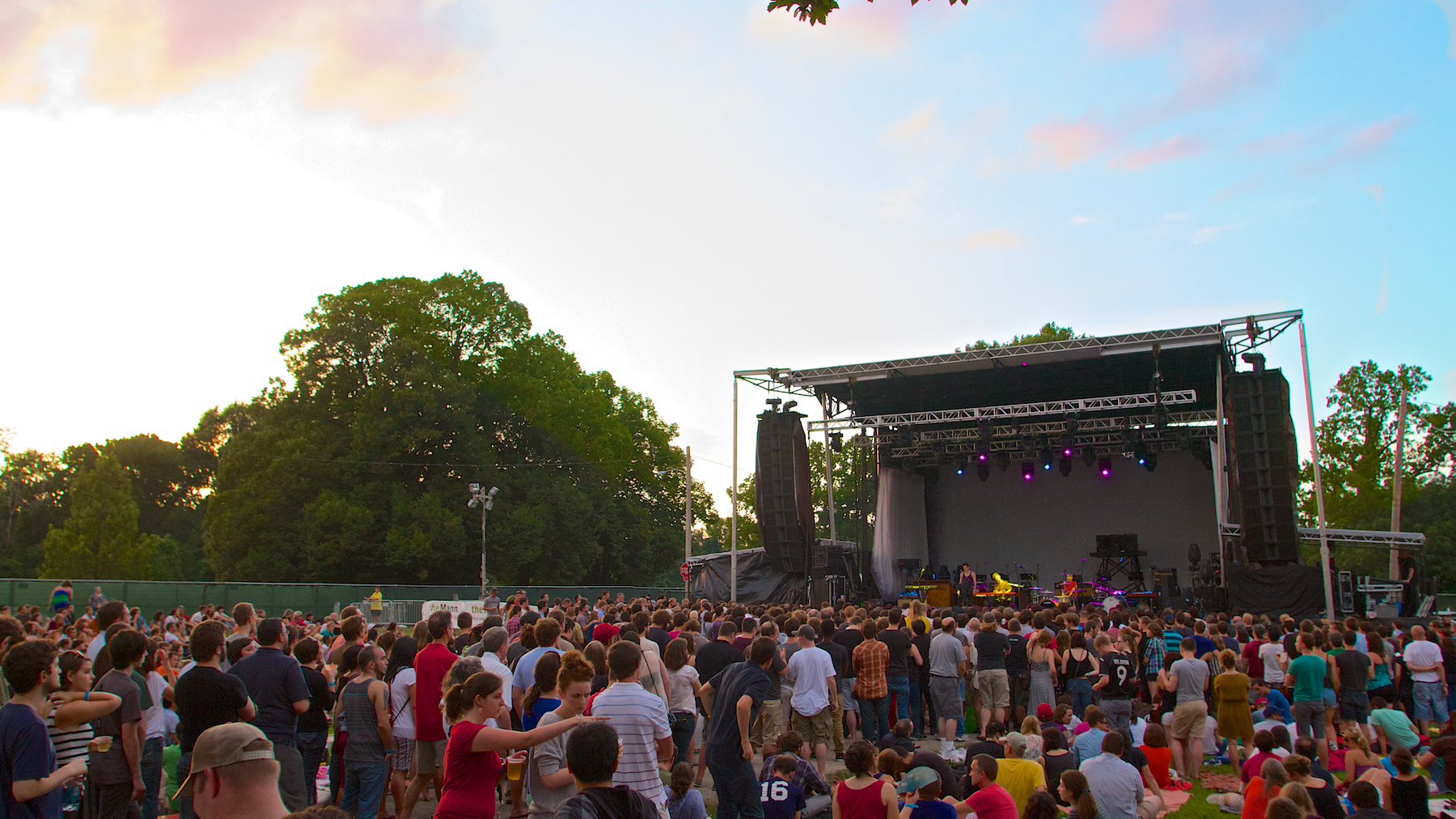 The Skyline Stage debuts, offering patrons a unique open-air concert experience with unparalleled views of Philadelphia's skyline.