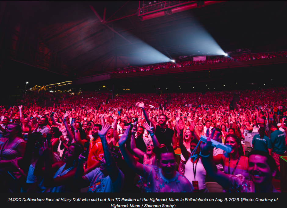 Audience at Hillary Duff