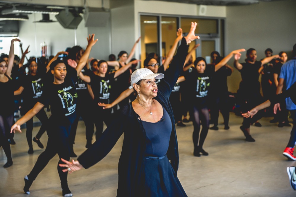 Debbie Allen with students from String Theory