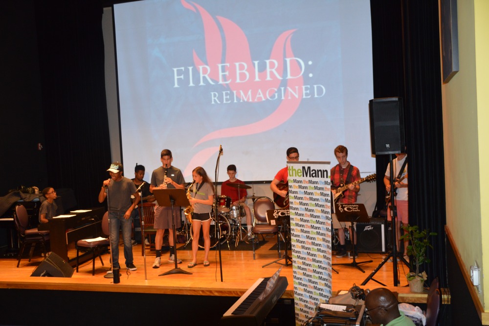 Students performing for Ladysmith Black Mambazo during their 2016 workshop. 